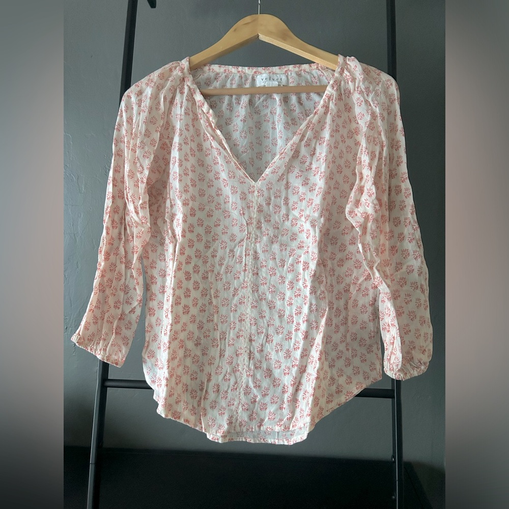 Velvet by Graham & Spencer white with orange pattern peasant blouse
